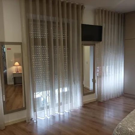 Hotel Londres *